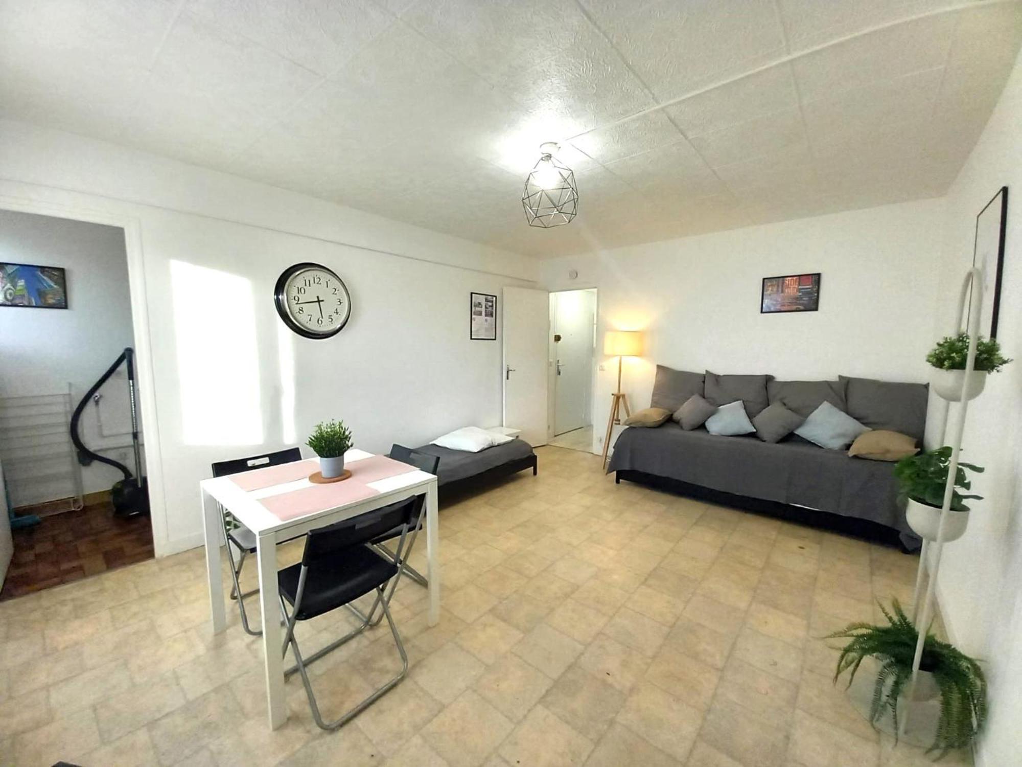St-Quentin-En-Yvelines Plusieurs Appartements Avec Parking Trappes Ngoại thất bức ảnh