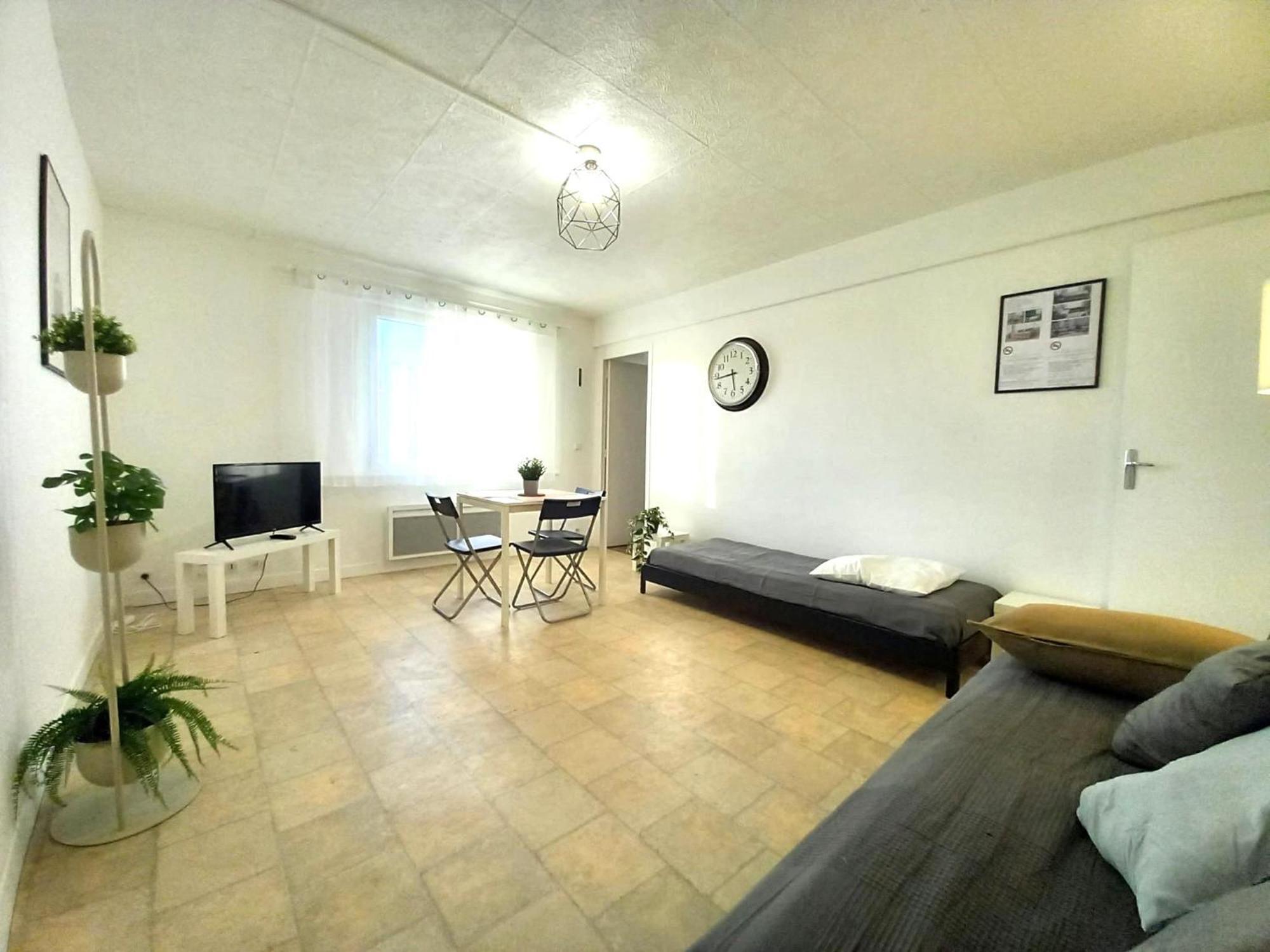 St-Quentin-En-Yvelines Plusieurs Appartements Avec Parking Trappes Phòng bức ảnh
